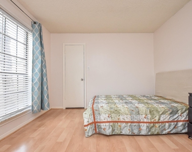 800 Country Place Drive - Photo Thumbnail 24