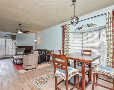 800 Country Place Drive - Photo Thumbnail 12