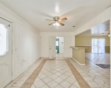 203 Paul Knox Street - Photo Thumbnail 19