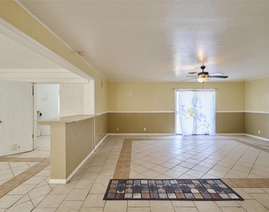 203 Paul Knox Street - Photo Thumbnail 16