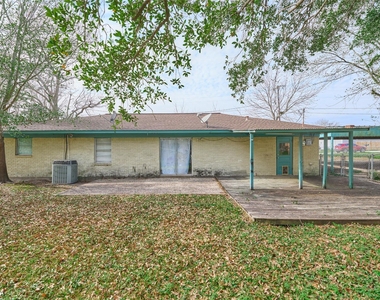 203 Paul Knox Street - Photo Thumbnail 31