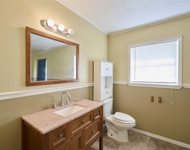 203 Paul Knox Street - Photo Thumbnail 27