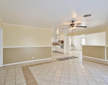203 Paul Knox Street - Photo Thumbnail 10