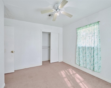 203 Paul Knox Street - Photo Thumbnail 26