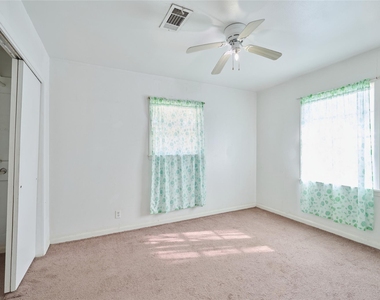203 Paul Knox Street - Photo Thumbnail 25