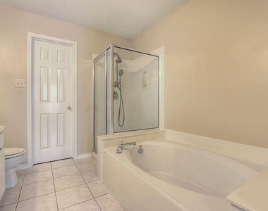 7 Newberry Trail Court - Photo Thumbnail 25