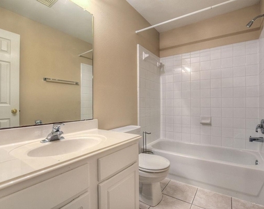 7 Newberry Trail Court - Photo Thumbnail 30