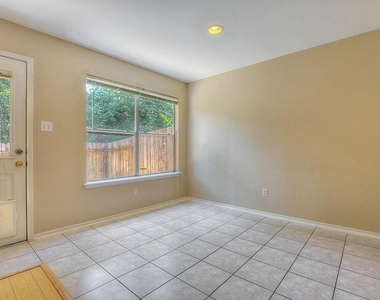 7 Newberry Trail Court - Photo Thumbnail 13