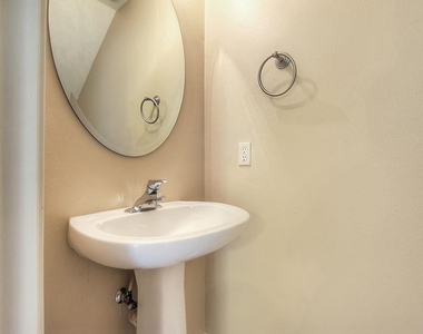 7 Newberry Trail Court - Photo Thumbnail 19