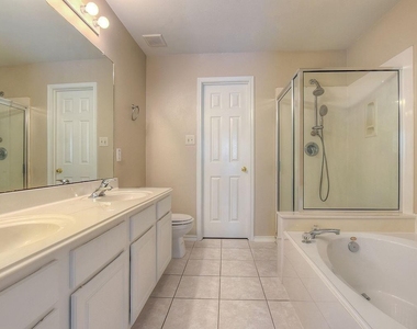 7 Newberry Trail Court - Photo Thumbnail 24