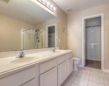 7 Newberry Trail Court - Photo Thumbnail 22