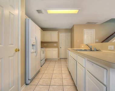 7 Newberry Trail Court - Photo Thumbnail 11
