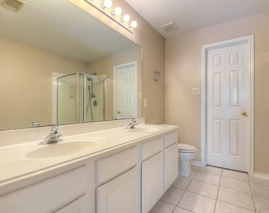 7 Newberry Trail Court - Photo Thumbnail 23
