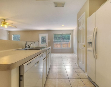 7 Newberry Trail Court - Photo Thumbnail 10