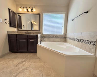 179 Hearthshire Circle - Photo Thumbnail 28