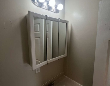 3619 Seminole Avenue - Photo Thumbnail 7