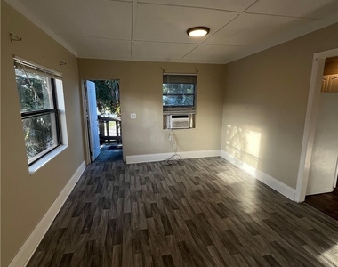 3619 Seminole Avenue - Photo Thumbnail 2
