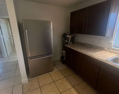 1427 Markland - Photo Thumbnail 1