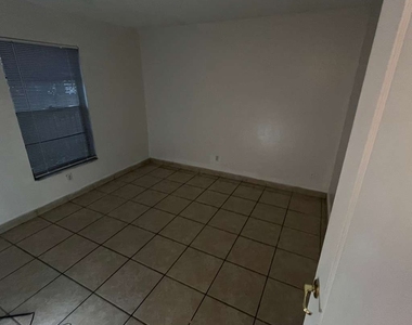 3950 Lora Street - Photo Thumbnail 6