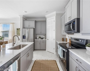 16769 Siesta Drum Way - Photo Thumbnail 11