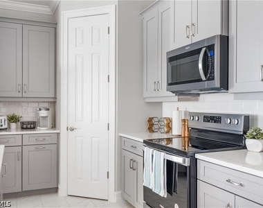 16769 Siesta Drum Way - Photo Thumbnail 12