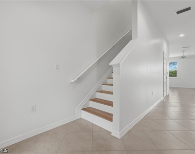 10818 Alvara Way - Photo Thumbnail 10