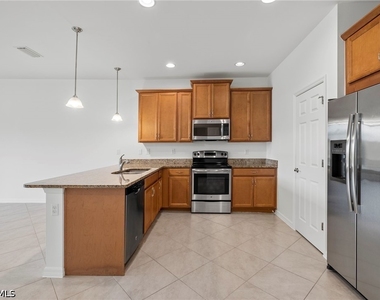 10818 Alvara Way - Photo Thumbnail 4