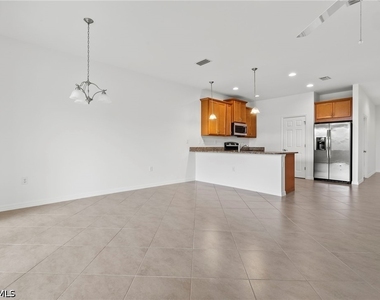 10818 Alvara Way - Photo Thumbnail 2