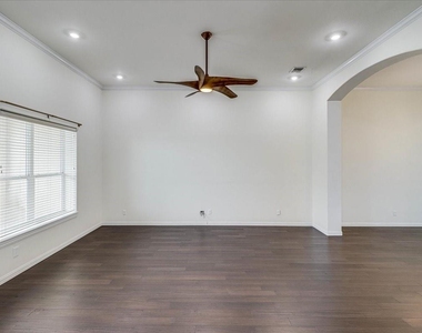 14910 Leeward Drive - Photo Thumbnail 8