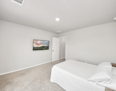 2473 Carp Drive - Photo Thumbnail 27