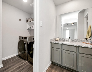 2473 Carp Drive - Photo Thumbnail 32