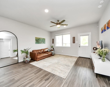 2473 Carp Drive - Photo Thumbnail 13