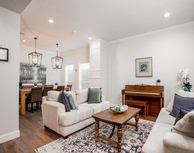 8915 Wallington Drive - Photo Thumbnail 4
