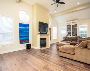8915 Wallington Drive - Photo Thumbnail 17