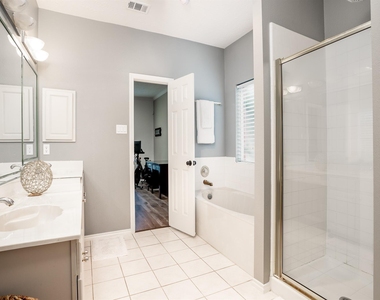 8915 Wallington Drive - Photo Thumbnail 12