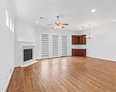 3006 Mcculloch Circle - Photo Thumbnail 3