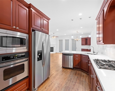 3006 Mcculloch Circle - Photo Thumbnail 5