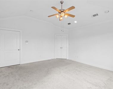 3006 Mcculloch Circle - Photo Thumbnail 12
