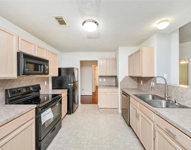 16134 Coleburn Drive - Photo Thumbnail 17