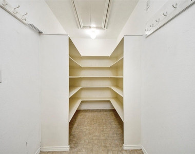 16134 Coleburn Drive - Photo Thumbnail 21