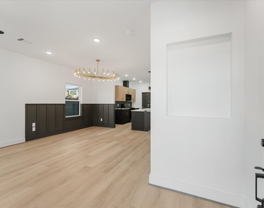 1010 Calvin Avenue - Photo Thumbnail 4