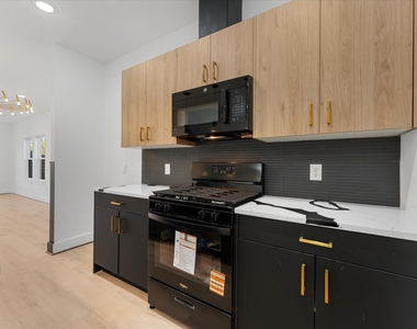 1010 Calvin Avenue - Photo Thumbnail 9