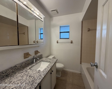 760 John Adams Lane - Photo Thumbnail 6