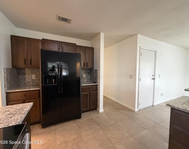 760 John Adams Lane - Photo Thumbnail 9