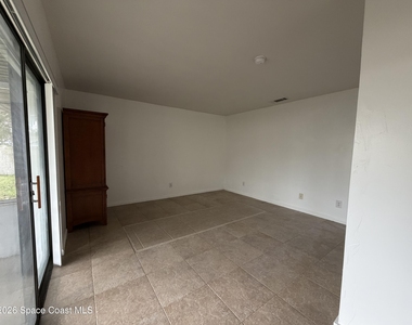 760 John Adams Lane - Photo Thumbnail 4