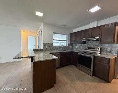 760 John Adams Lane - Photo Thumbnail 8