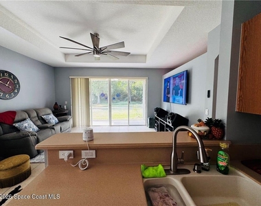 4555 61st Terrace - Photo Thumbnail 2