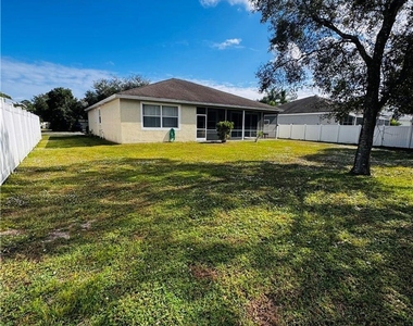 4555 61st Terrace - Photo Thumbnail 7
