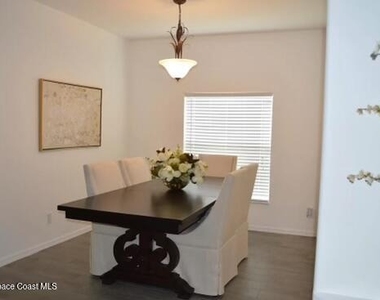5656 Indigo Crossing Drive - Photo Thumbnail 4