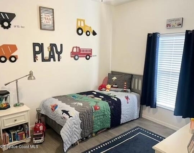 5656 Indigo Crossing Drive - Photo Thumbnail 10